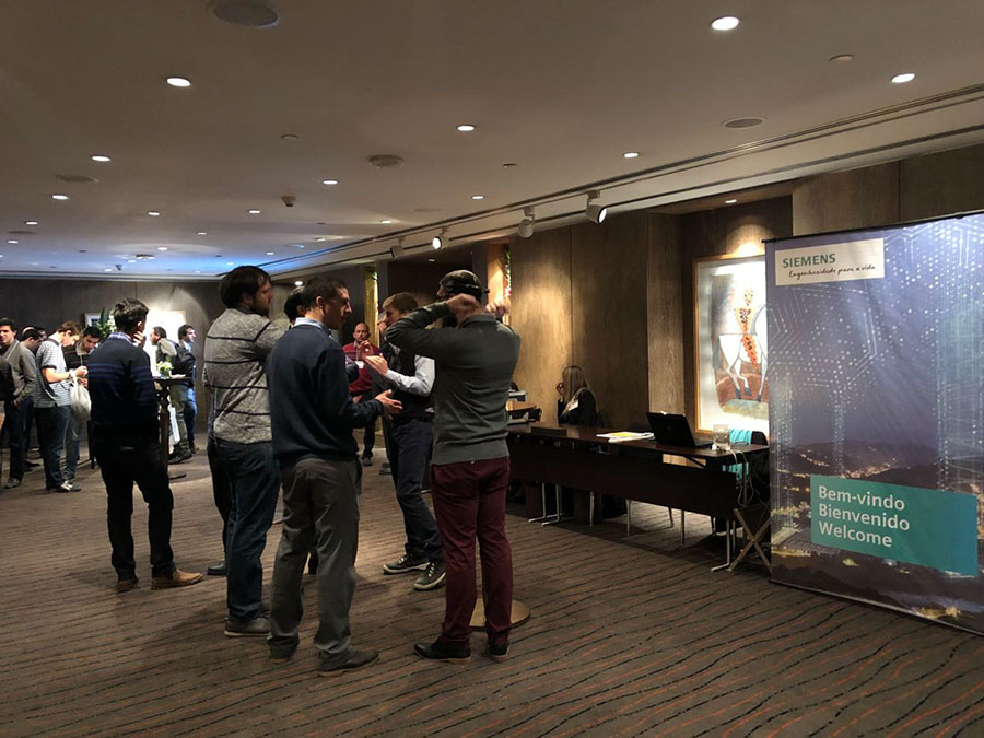 Com workshops, reuniões e networking.