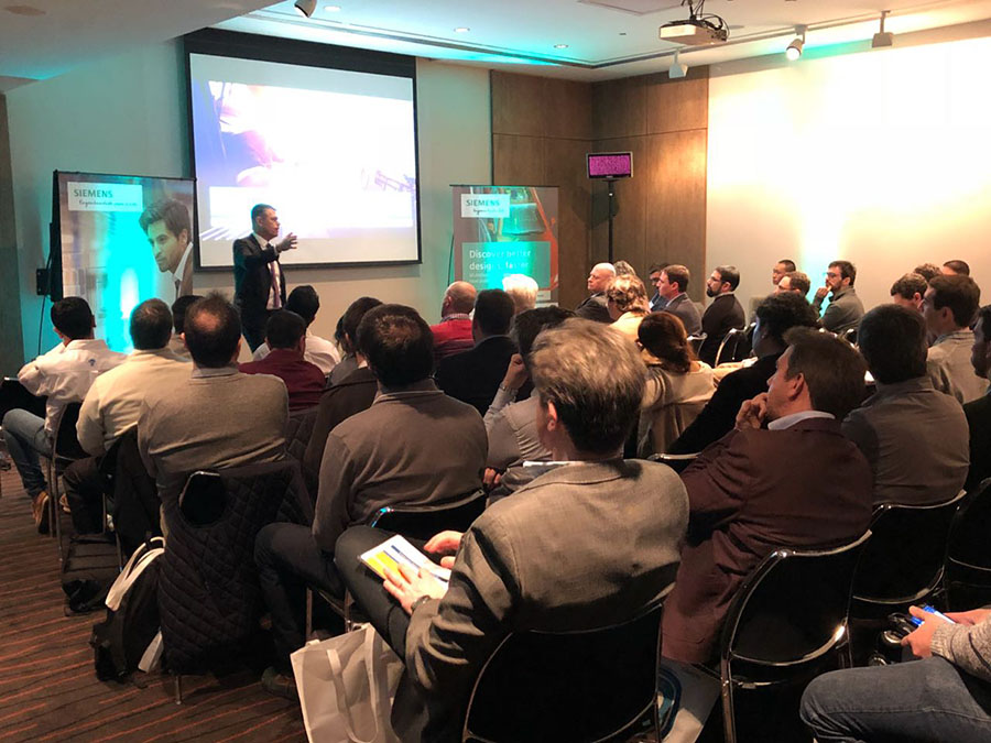 Com workshops, reuniões e networking.