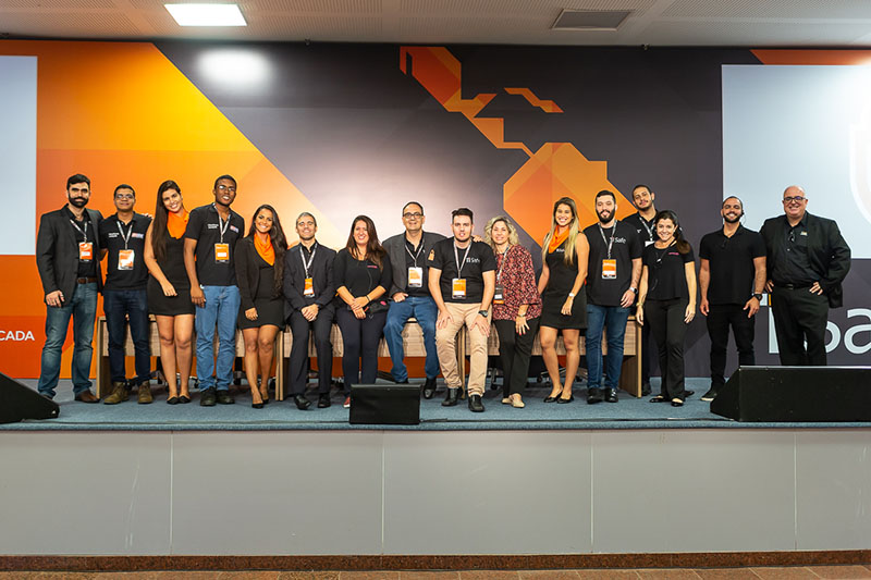 Satisfação do cliente com o sucesso do evento, realizado por uma equipe de primeira.