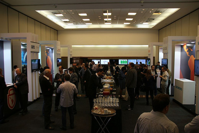 Interatividade de clientes e expositores, durante o TI Safe CLASS