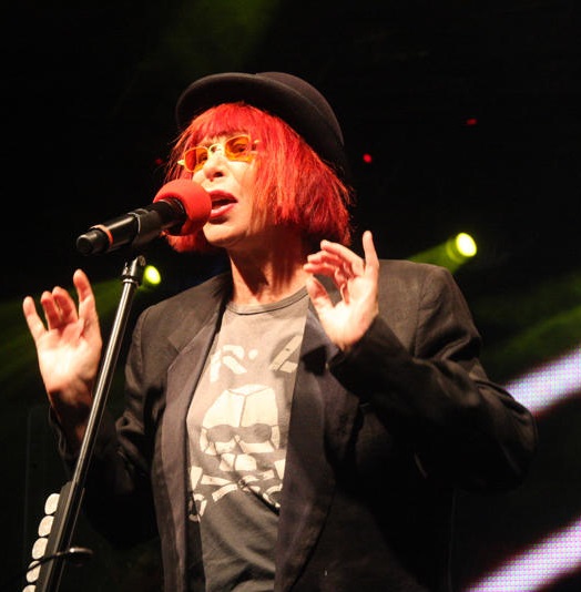 Shows de encerramento com bandas renomadas.