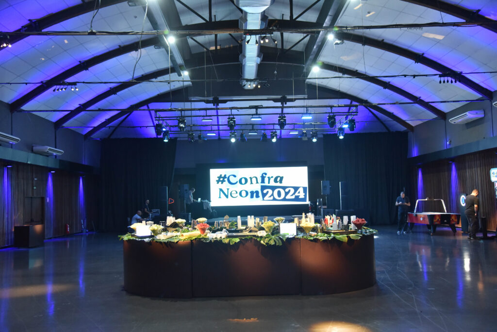 Últimos ajustes antes de começar a festa