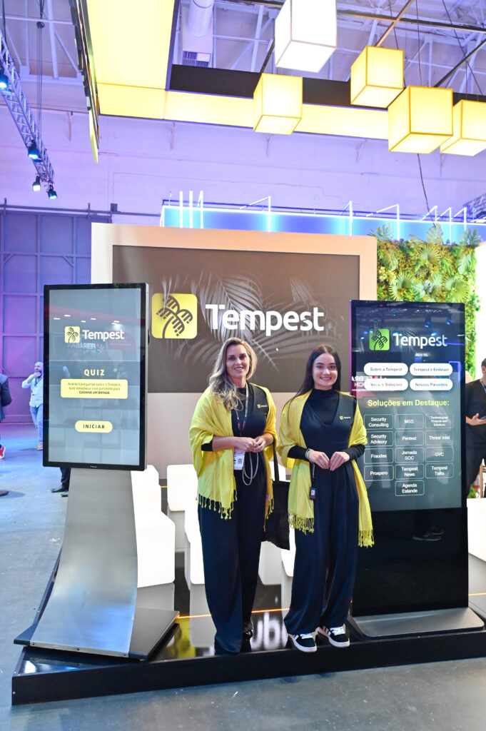 Recepcionistas atenciosas e qualificadas