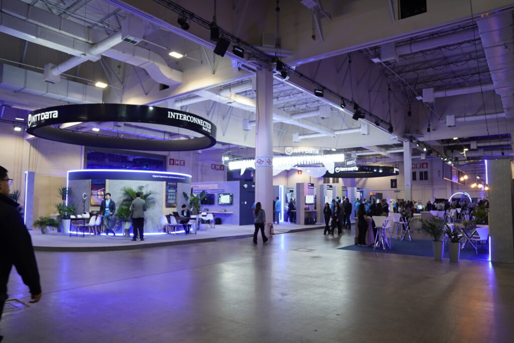 Design de estandes integrados à linguagem do cliente