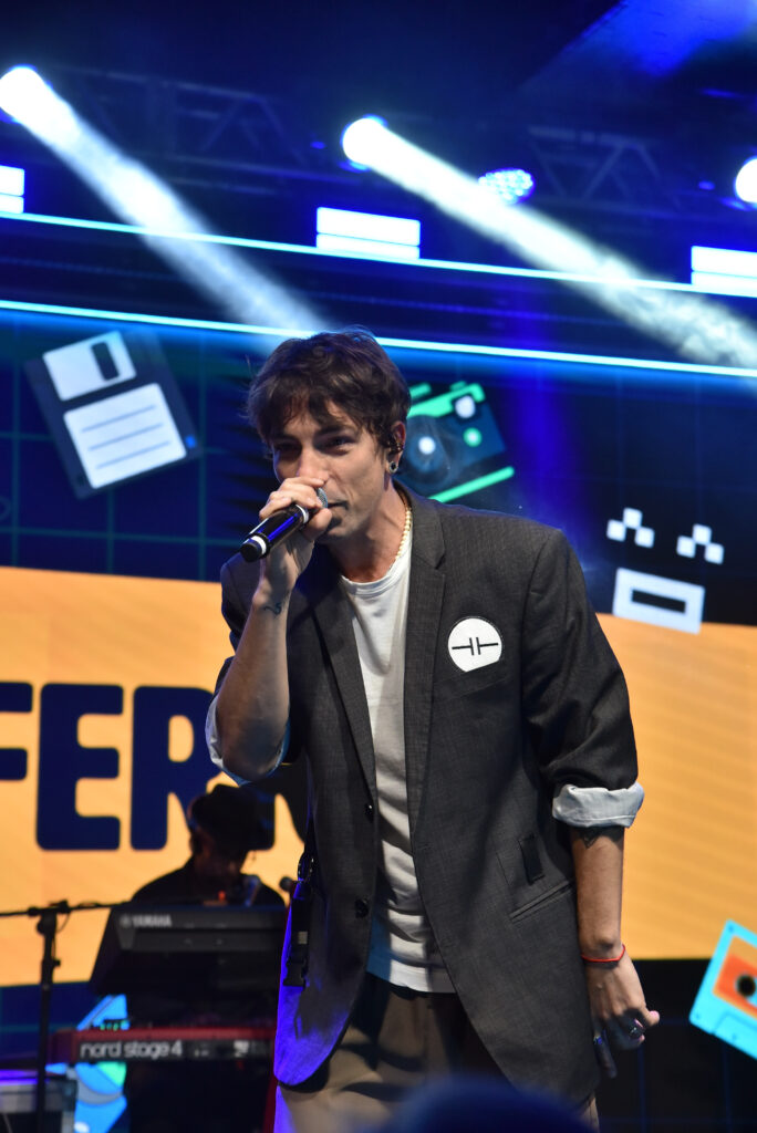 Um dos 5 artistas que se apresentaram