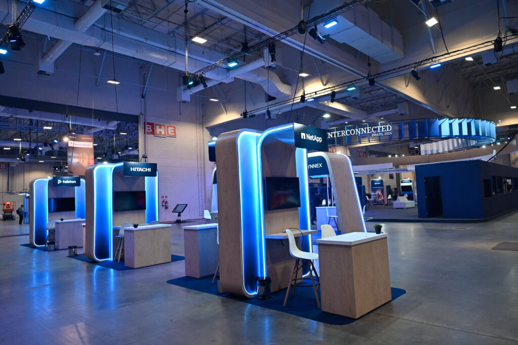Stands integrados à experiência do evento