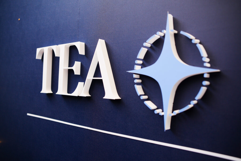 Identidade do evento em destaque na letra-caixa